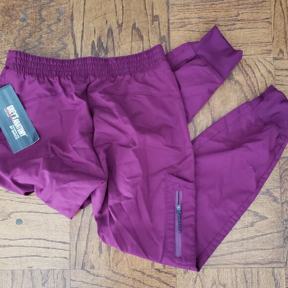 BNWT Grey's Anatomy by Barco Pocket Cargo Jogger in lively wine (S) - Picture 4 of 6
